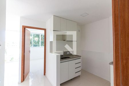 Cozinha de apartamento para alugar com 1 quarto, 39m² em Shcgn 703, Brasília