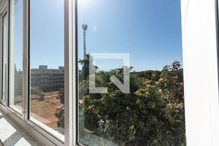 Sala e Quarto de apartamento para alugar com 1 quarto, 39m² em Shcgn 703, Brasília