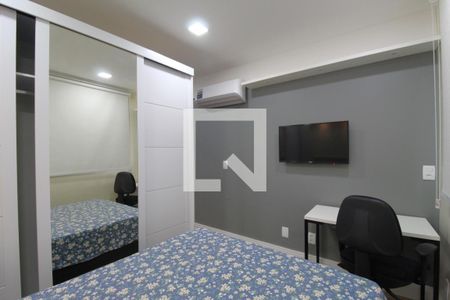 Quarto de kitnet/studio para alugar com 1 quarto, 30m² em Freguesia (jacarepaguá), Rio de Janeiro