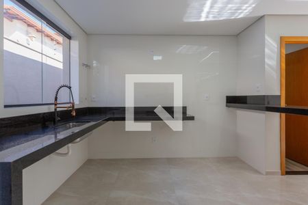 Cozinha de casa à venda com 4 quartos, 360m² em Planalto, Belo Horizonte