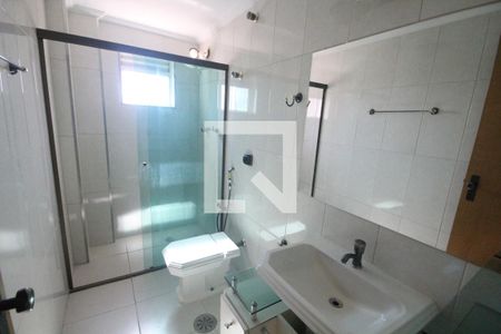 Banheiro da Suite 1 de apartamento para alugar com 2 quartos, 110m² em Cambuci, São Paulo