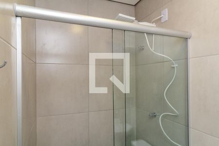 Banheiro de kitnet/studio para alugar com 1 quarto, 24m² em República, São Paulo