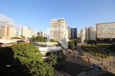 Varanda vista de apartamento à venda com 3 quartos, 140m² em Centro, Belo Horizonte