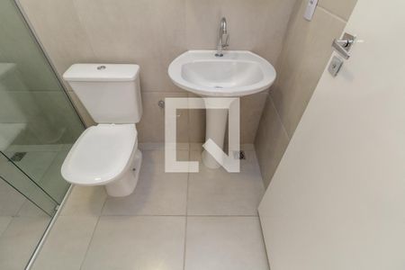 Banheiro de kitnet/studio para alugar com 1 quarto, 23m² em República, São Paulo