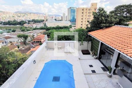 Casa à venda com 3 quartos, 373m² em Santa Tereza, Belo Horizonte