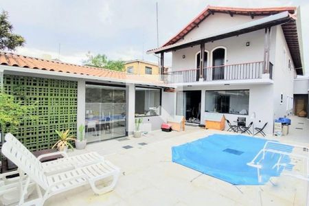 Casa à venda com 3 quartos, 373m² em Santa Tereza, Belo Horizonte