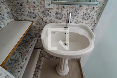 banheiro social de casa para alugar com 1 quarto, 100m² em Taquara, Rio de Janeiro