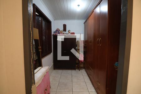 Quarto de casa à venda com 4 quartos, 80m² em Guajuviras, Canoas