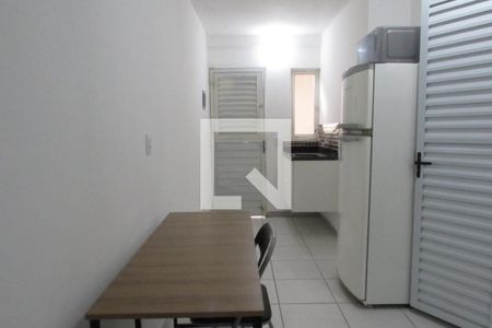 Sala de kitnet/studio para alugar com 1 quarto, 17m² em Jardim Bonfiglioli, São Paulo