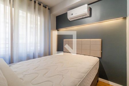 Sala/Dormitório de kitnet/studio à venda com 1 quarto, 29m² em Farroupilha, Porto Alegre