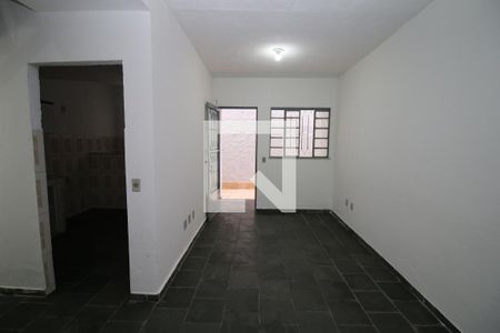 Sala de casa para alugar com 2 quartos, 90m² em Cordovil, Rio de Janeiro
