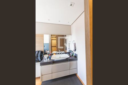 Apartamento para alugar com 200m², 3 quartos e 6 vagas Apartamento para alugar com 200m², 3 quartos e 6 vagasBanheiro da Suíte 2