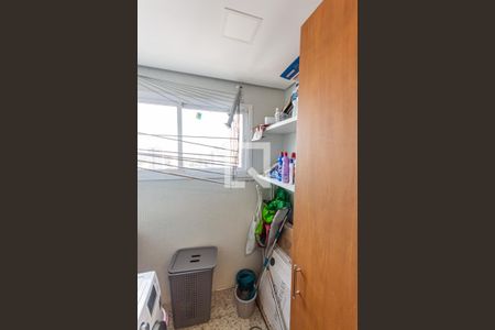 Apartamento para alugar com 200m², 3 quartos e 6 vagas Apartamento para alugar com 200m², 3 quartos e 6 vagasÁrea de Serviço