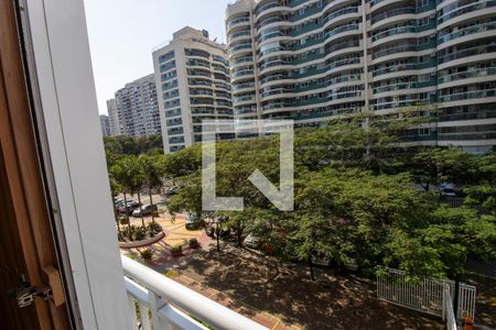 Vista da Rua de apartamento para alugar com 2 quartos, 62m² em Barra da Tijuca, Rio de Janeiro