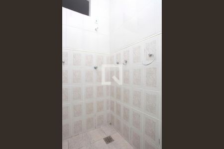 Banheiro de kitnet/studio para alugar com 1 quarto, 40m² em Centro Histórico, Porto Alegre