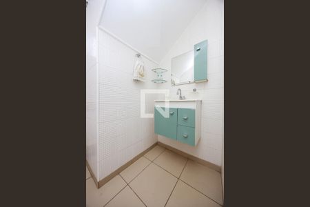 Lavabo de casa para alugar com 2 quartos, 150m² em Jardim das Acacias, São Paulo