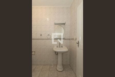 Banheiro de casa para alugar com 3 quartos, 108m² em Vila Água Funda, São Paulo