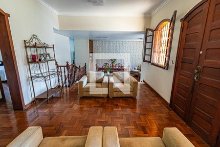 Sala de casa à venda com 4 quartos, 277m² em Santa Amelia, Belo Horizonte
