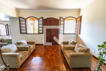 Sala de casa à venda com 4 quartos, 277m² em Santa Amelia, Belo Horizonte