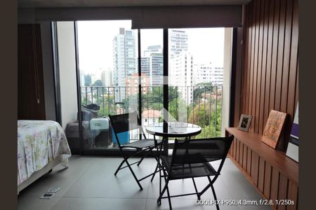 Detalhe Sala de kitnet/studio para alugar com 1 quarto, 30m² em Jardim das Bandeiras, São Paulo