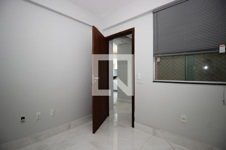 Quarto 2 de apartamento para alugar com 2 quartos, 47m² em Setor Habitacional Vicente Pires (taguatinga), Brasília