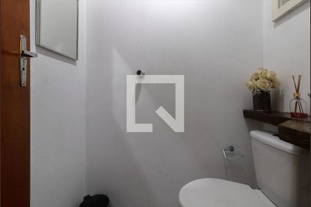 lavabo_3 de casa à venda com 3 quartos, 200m² em Vila Nair, São Paulo