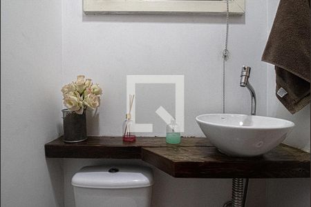 lavabo_4 de casa à venda com 3 quartos, 200m² em Vila Nair, São Paulo