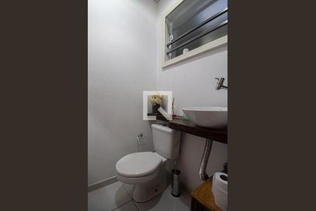lavabo_2 de casa à venda com 3 quartos, 200m² em Vila Nair, São Paulo