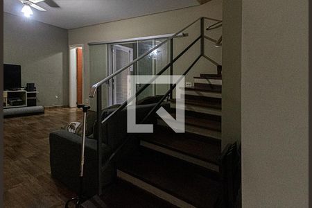 acesso para os pisos_1 de casa à venda com 3 quartos, 200m² em Vila Nair, São Paulo