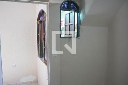 Quarto de casa para alugar com 2 quartos, 30m² em Vila Silviânia, Carapicuíba