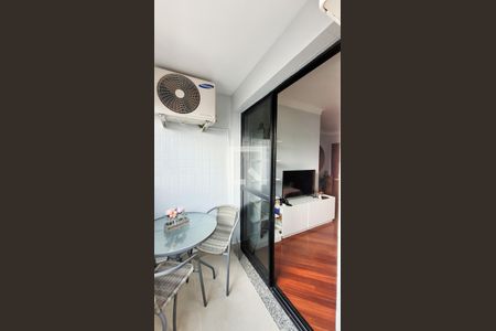 Varanda da sala de apartamento à venda com 3 quartos, 105m² em Cambuí, Campinas
