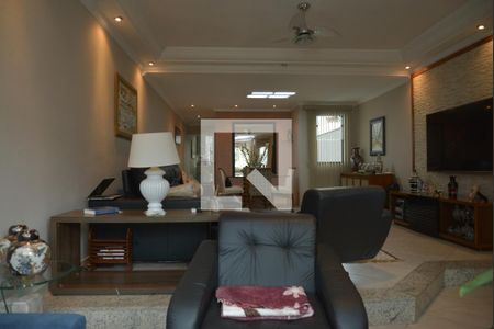 Casa à venda com 6 quartos, 372m² em Parque Oratório, Santo André