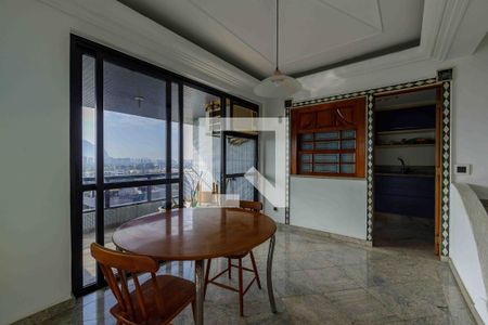 Sala de apartamento à venda com 3 quartos, 180m² em Barra da Tijuca, Rio de Janeiro