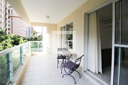 Varanda  de apartamento para alugar com 3 quartos, 111m² em Vila Olímpia, São Paulo