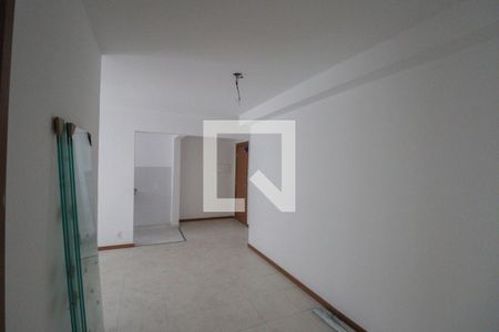 Sala de apartamento para alugar com 3 quartos, 76m² em Mutondo, São Gonçalo
