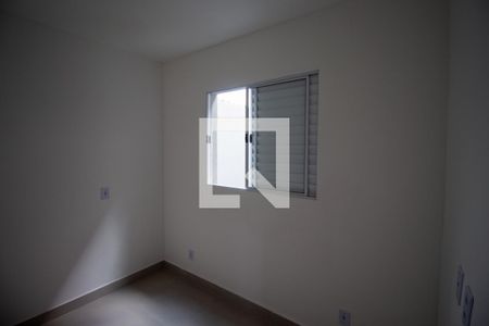 Quarto 1 de apartamento para alugar com 2 quartos, 39m² em Vila Taquari, São Paulo