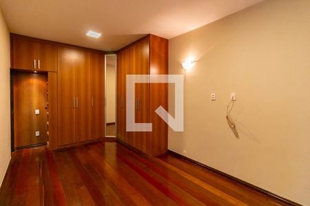 Suíte de casa para alugar com 3 quartos, 281m² em Nova Suíça, Belo Horizonte