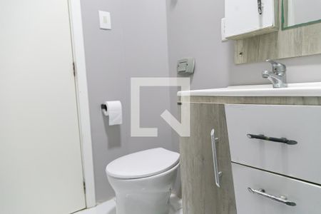 Banheiro de apartamento à venda com 1 quarto, 45m² em Petrópolis, Porto Alegre