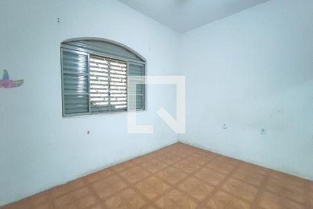 Quarto 2 de casa para alugar com 2 quartos, 120m² em Parque Santa Bárbara, Campinas