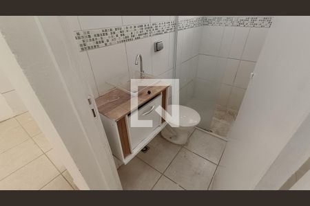 Banheiro de kitnet/studio para alugar com 1 quarto, 23m² em Jardim Camila, Sorocaba