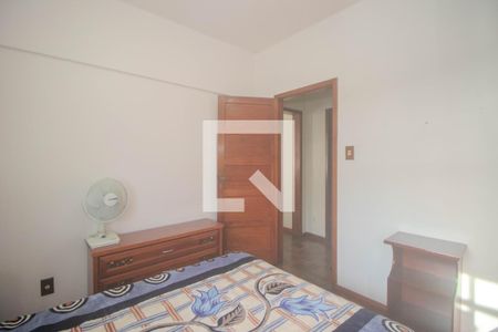 Quarto de apartamento à venda com 1 quarto, 42m² em Passo da Areia, Porto Alegre