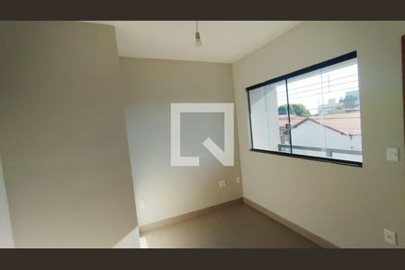 Casa à venda com 2 quartos, 120m² em Ipiranga, Belo Horizonte