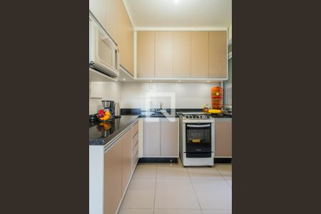 Cozinha e Área de Serviço de apartamento à venda com 3 quartos, 69m² em Teresópolis, Porto Alegre