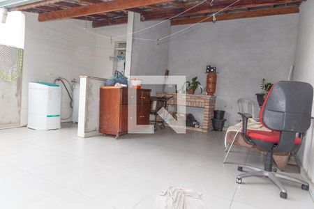 Casa à venda com 117m², 4 quartos e 2 vagas Casa à venda com 117m², 4 quartos e 2 vagasQuintal