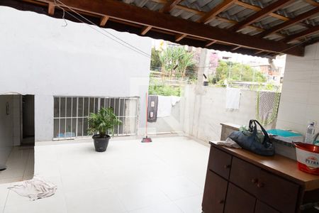 Casa à venda com 117m², 4 quartos e 2 vagas Casa à venda com 117m², 4 quartos e 2 vagasQuintal