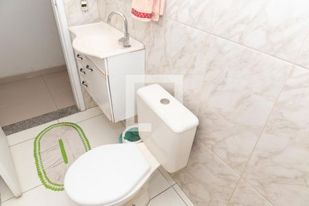 Casa à venda com 117m², 4 quartos e 2 vagas Casa à venda com 117m², 4 quartos e 2 vagasBanheiro Social