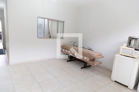 Casa à venda com 117m², 4 quartos e 2 vagas Casa à venda com 117m², 4 quartos e 2 vagasGaragem