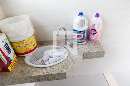 Casa à venda com 117m², 4 quartos e 2 vagas Casa à venda com 117m², 4 quartos e 2 vagasBanheiro externo