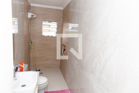 Casa à venda com 117m², 4 quartos e 2 vagas Casa à venda com 117m², 4 quartos e 2 vagasBanheiro da Suíte