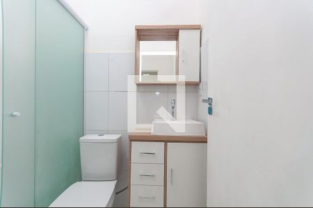 Banheiro Social de casa para alugar com 1 quarto, 55m² em Vila Ipojuca, São Paulo